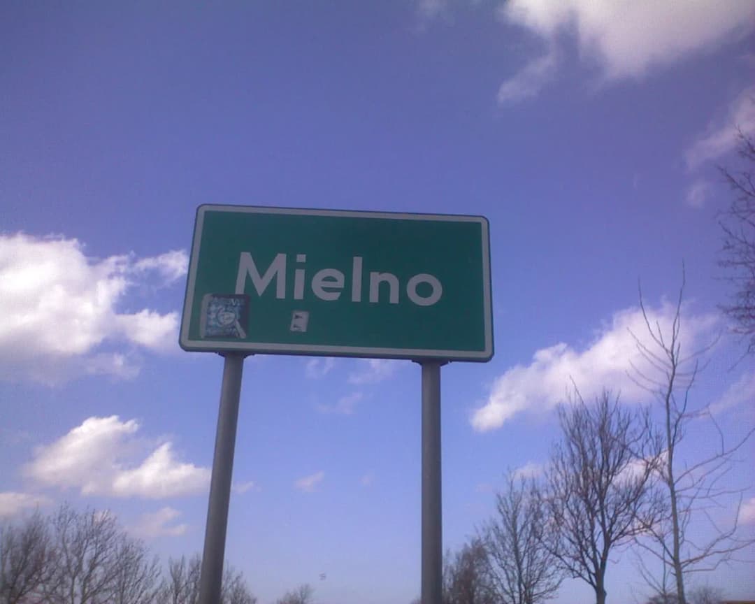 Mielno gdzie leży? Odkryj jego tajemnice i otoczenie nad Bałtykiem