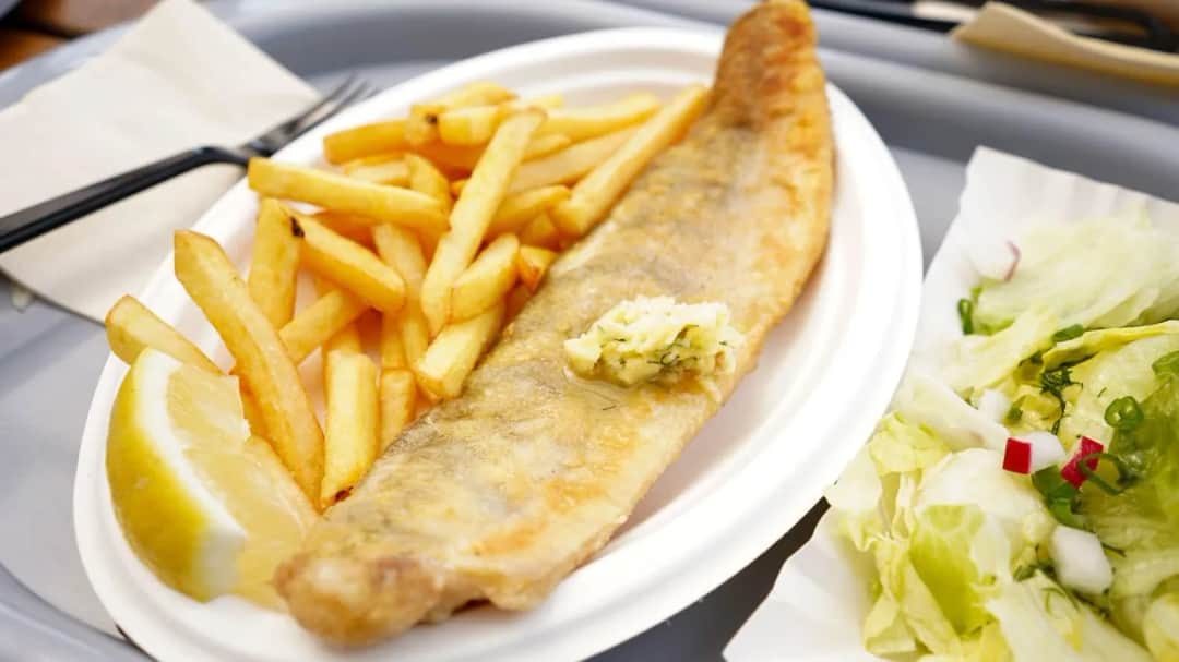 Jakie ryby jeść nad Bałtykiem, by uniknąć mrożonych i niesmacznych?