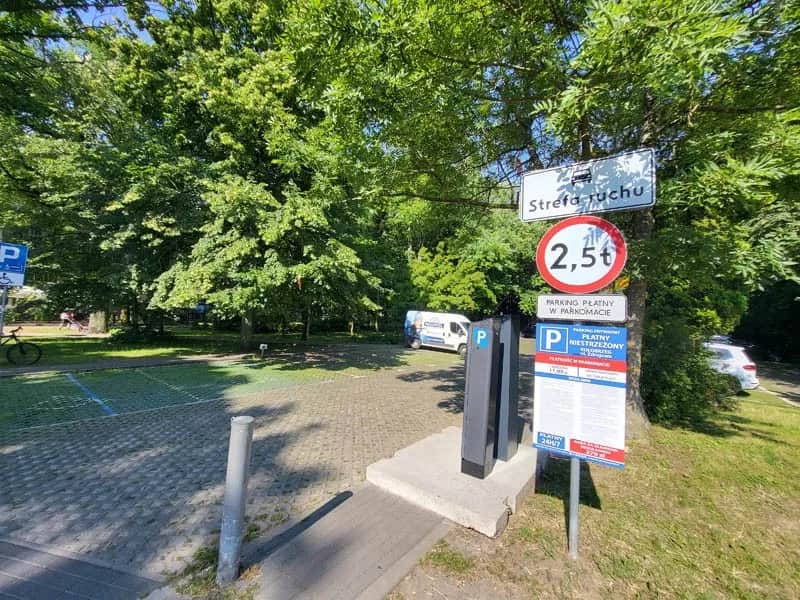 Gdzie zaparkować w Kołobrzegu? Sprawdź darmowe i płatne opcje