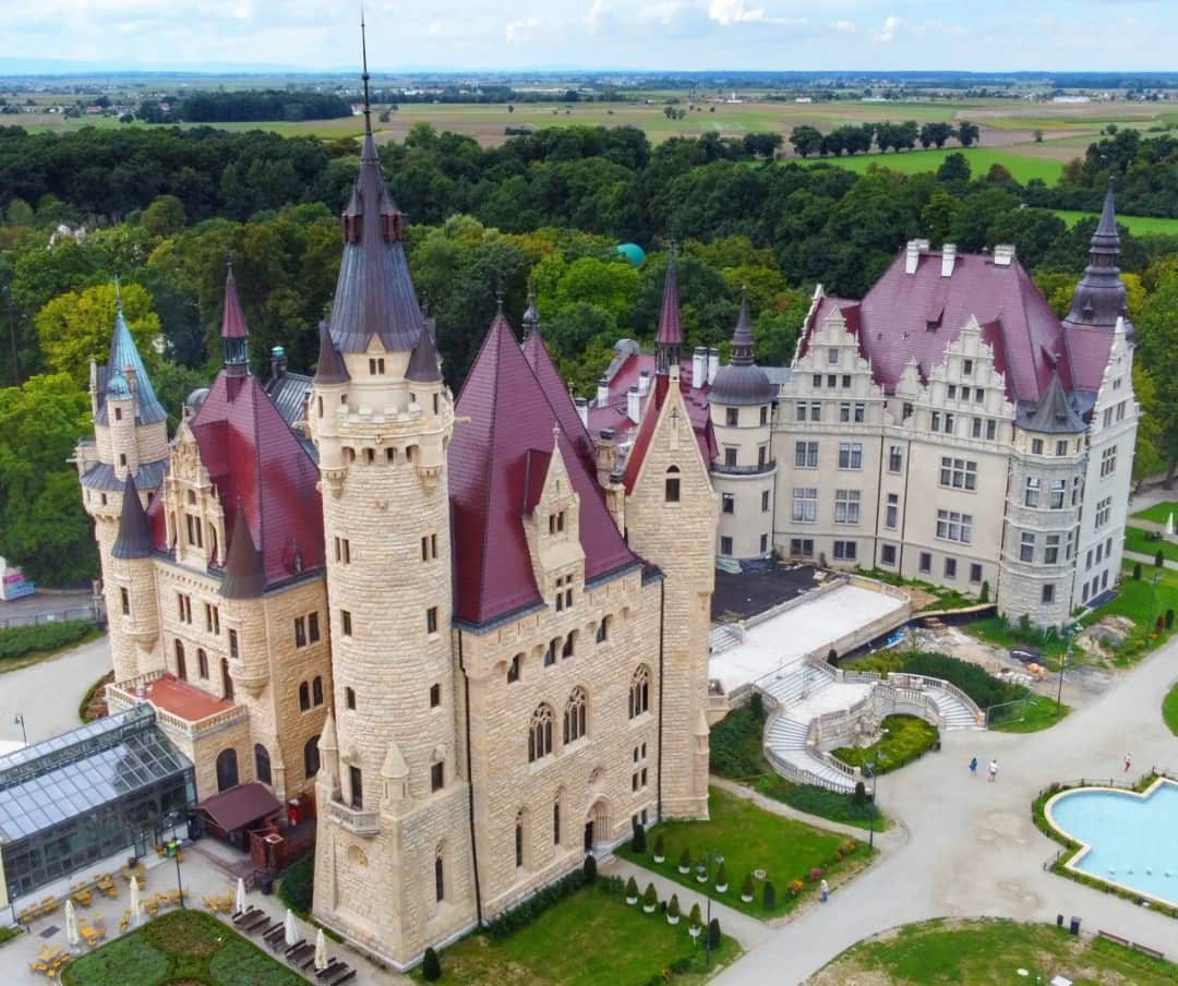 Zamek Moszna: Niezapomniane atrakcje, które musisz zobaczyć