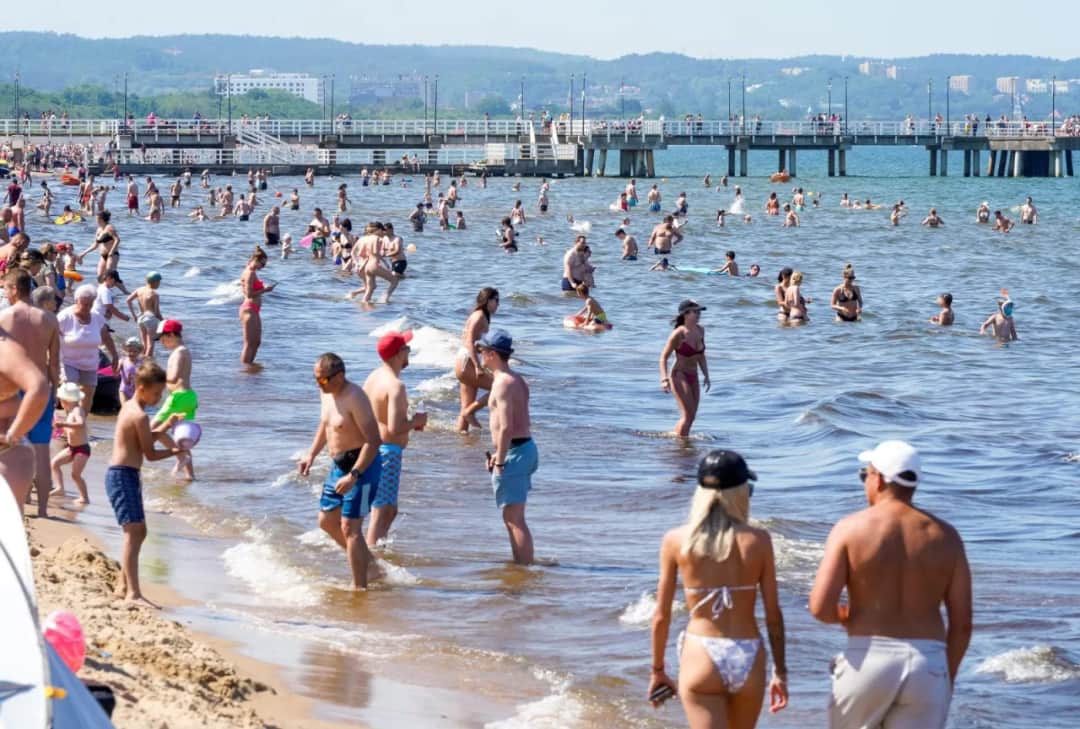 Jaka jest temperatura wody w Bałtyku? Sprawdź, zanim wskoczysz do wody