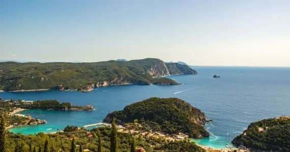 Korfu - jakie morze otacza tę piękną grecką wyspę?