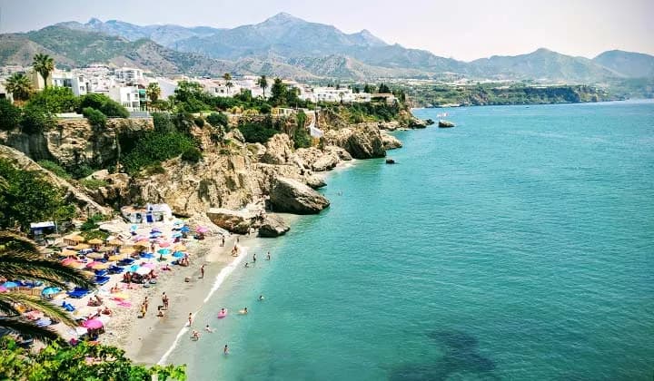 Malaga - jakie morze? Odkryj piękno Morza Śródziemnego i plaż