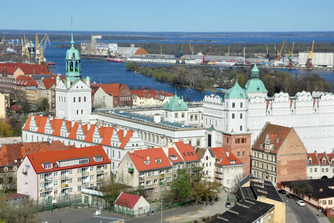 Czy Szczecin leży nad morzem? Prawda o jego nadmorskim statusie