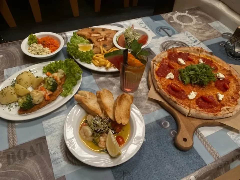 Gdzie zjeść w Karwi? Odkryj najlepsze lokale i ich specjały