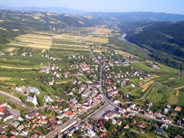 Łącko atrakcje, które zaskoczą każdego turystę i warto zobaczyć