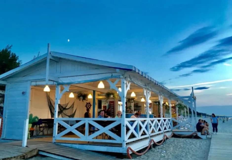 Krynica Morska gdzie zjeść: najlepsze miejsca na pyszny posiłek