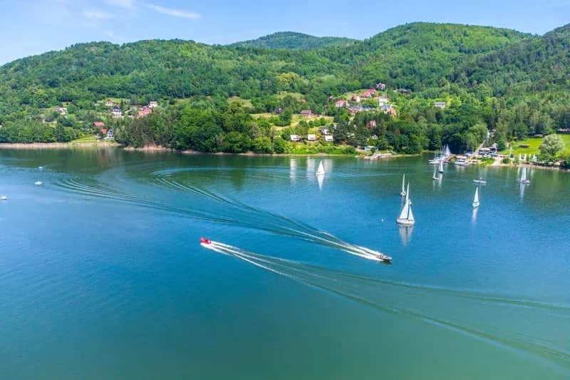 Atrakcje nad jeziorem Żywiec: co warto zobaczyć i przeżyć